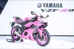 Yamaha YZF-R rosa personalizada: la moto deportiva compacta con diseño llamativo, estilo único y rendimiento ideal para destacar en la calle
