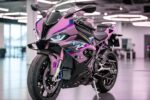 BMW S 1000 RR Rosa y Negra Personalizada: Superbike de Alto Rendimiento con Diseño Deportivo y Estilo Único